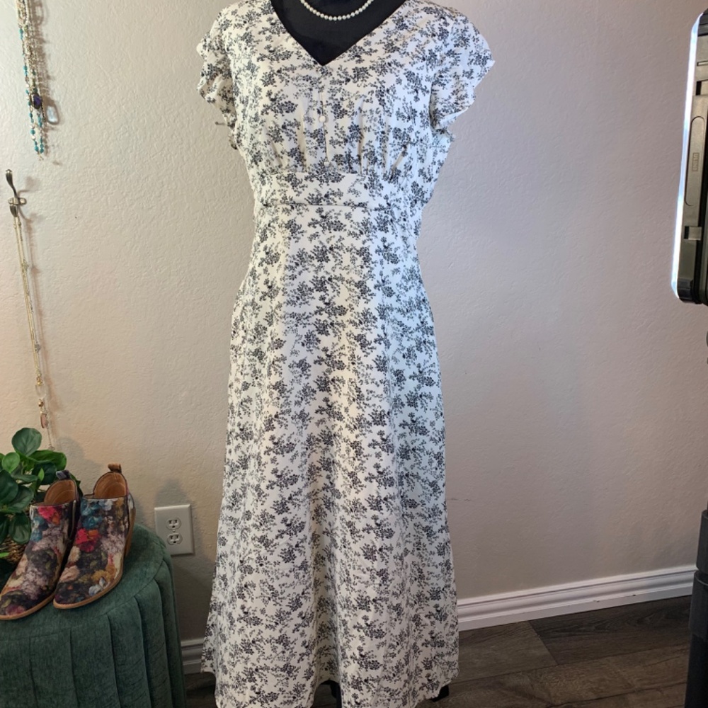 Bohme black and white floral dress with pockets NWT size large - Picture 3 of 12